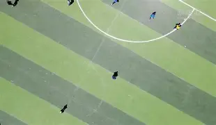 乐鱼APP-球场上的风度翩翩歌词